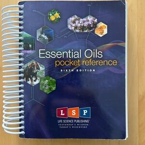 Essential Oils Pocket Reference Book